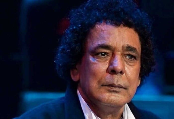 محمد منير يغادر المستشفى بعد تعرضه لوعكة صحية